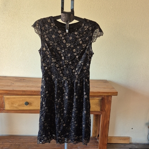 HOLIDAY SALE Gianni Bini White Cream Elegant Party Dress - Picture 6 of 6